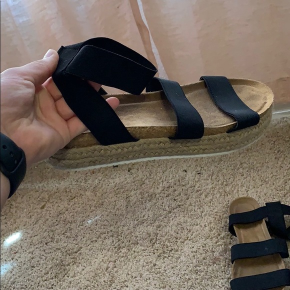 Platform sandals - Picture 3 of 3